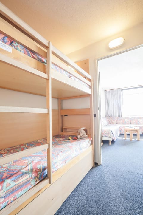 Bed, Photo of the whole room, Bedroom, bunk bed