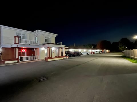 Lakeshore Suites Motel in North Bay