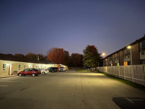 Lakeshore Suites Motel in North Bay