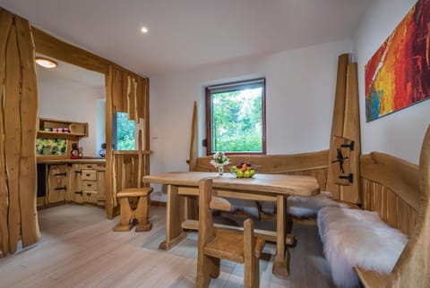 Kitchen or kitchenette, Living room, Photo of the whole room, Decorative detail, Seating area, Dining area