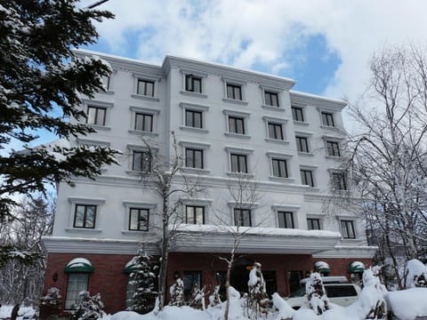 Facade/entrance, Winter