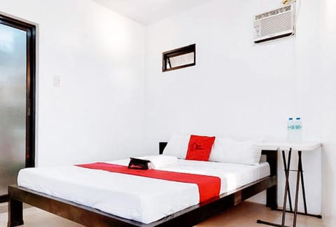 Bed, Photo of the whole room, Bedroom, air conditioner