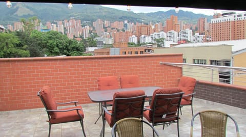 Balcony/Terrace, Mountain view