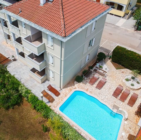 Bird's eye view, Swimming pool, Swimming pool