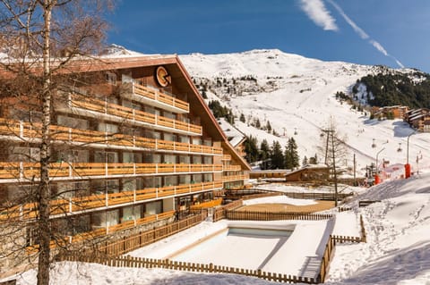 Property building, Nearby landmark, Natural landscape, Winter, Skiing, View (from property/room), Mountain view