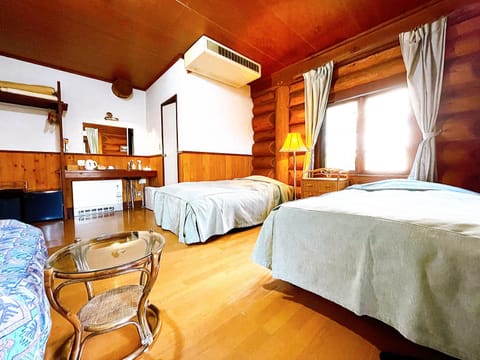 Hakuba Pension & Log Hotel Meteor Natur-Lodge in Hakuba