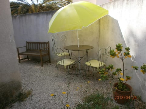 Studio équipé avec jardin+parking à la plage... Appartamento in La Ciotat