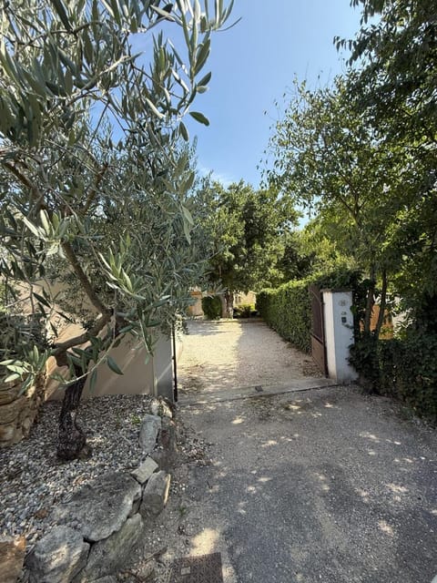 Gite Pont de Crillon House in Bédoin