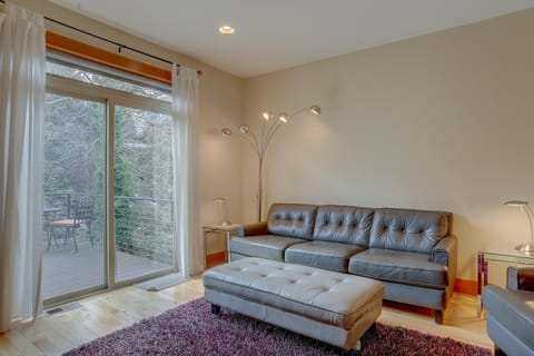 B2-River View-AC-3BR/3.5BA Casa in Hood River