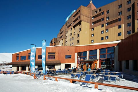 Facade/entrance, Winter, Balcony/Terrace