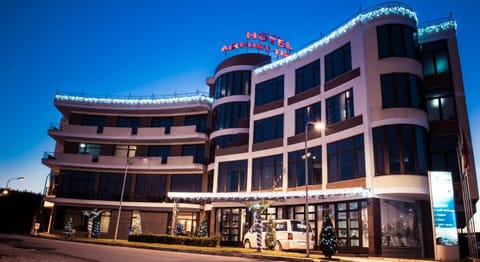 Facade/entrance, Night, Bird's eye view