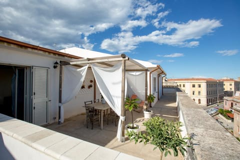 Balcony/Terrace, City view, Landmark view, Sea view