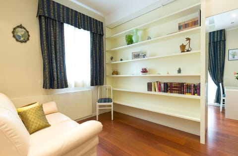 Library, Living room