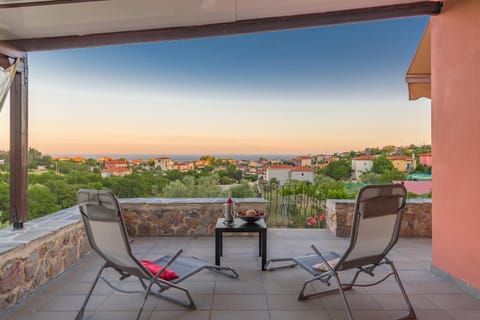 Balcony/Terrace, City view, Street view, Sunset