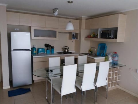 Kitchen or kitchenette, Dining area, Communal kitchen