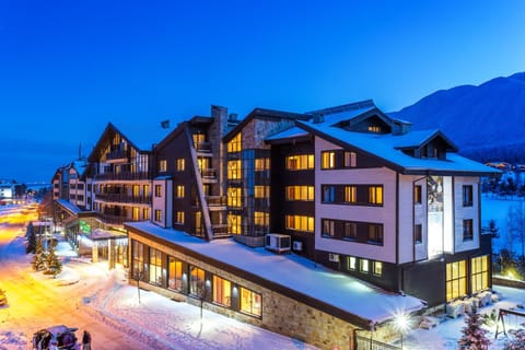 Facade/entrance, Night, Winter