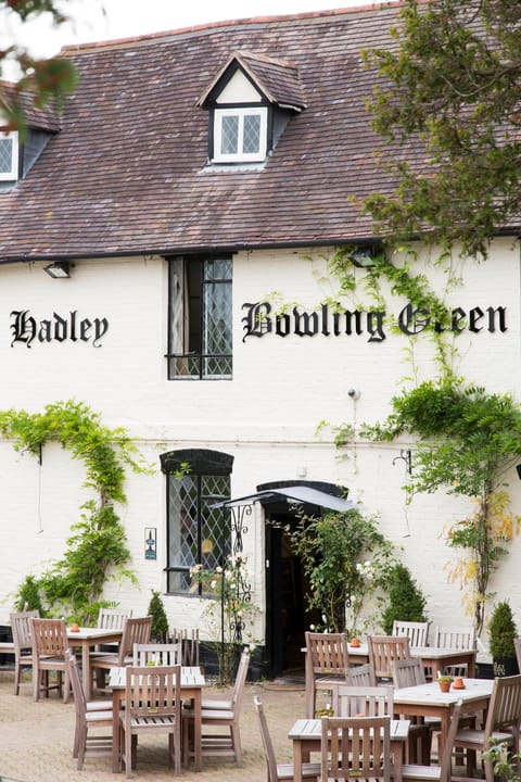 Hadley Bowling Green Inn Inn in Wychavon District