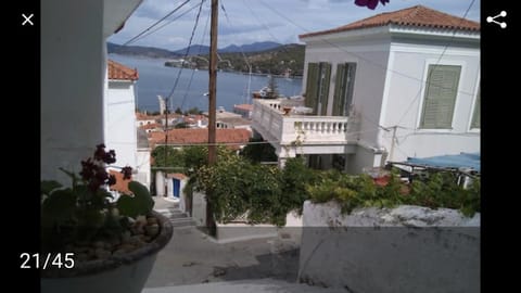 Central Studio on Poros House in Islands