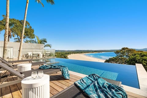 Sway overlooking The Pass Haus in Byron Bay