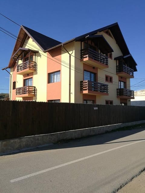 Vila Teju Valeni Bed and Breakfast in Prahova, Romania