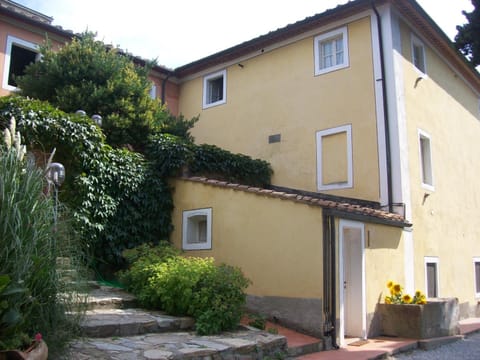 Residence La Casina Country House in Castagneto Carducci