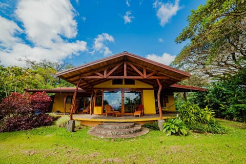 Property building, Day, Natural landscape, Garden, Garden view