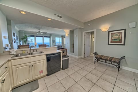 Luxurious Beachfront Condo with Beachside Pool Access and Free WiFi - Unit 1202 Apartment in Upper Grand Lagoon