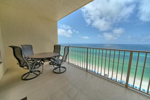 Pleasant Oceanfront Condo with Large Balcony and Beach Access - Unit 1605 Condo in Upper Grand Lagoon