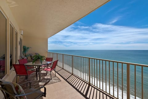 Stunning 16th Floor Condo with Fitness Center, Hot Tubs, Pools, and Beach Access - Unit 1606 Apartment in Upper Grand Lagoon