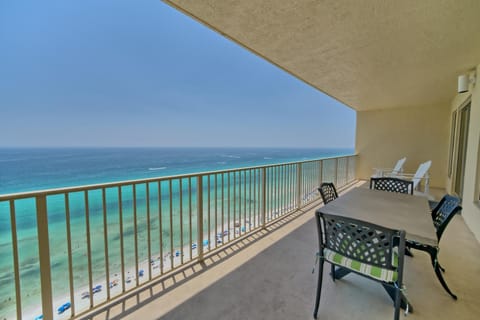 Deluxe High-Rise Condo Free Poolside WiFi and Beach Access - Unit 2102 Copropriété in Upper Grand Lagoon