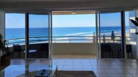 Zenith Ocean Front Apartments Flat hotel in Surfers Paradise