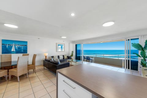 Living room, Dining area, Sea view