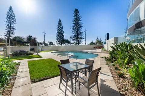 Zenith Ocean Front Apartments Appart-hôtel in Surfers Paradise