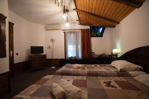 B&B Casa Mica Guesthouse Bed and Breakfast in Bucharest