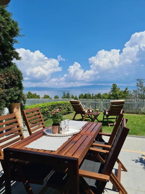 Garden, Sea view