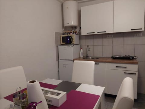 Apartman Amela Apartamento in Lika-Senj County
