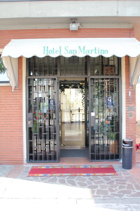 Facade/entrance, Facade/entrance