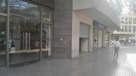 Metro Manuel Montt Condo in Providencia
