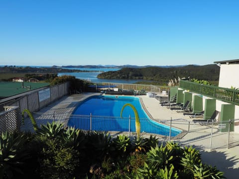 Garden, Swimming pool