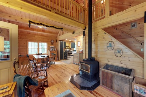 Bobcat Cabin House in Moosehead Lake