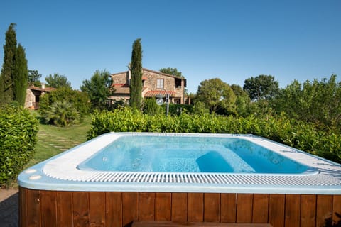 Hot Tub, Swimming pool