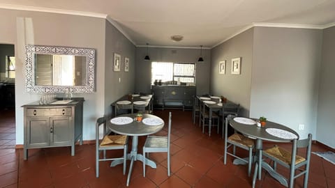 The Wild Peach - Menlyn Bed and Breakfast in Pretoria