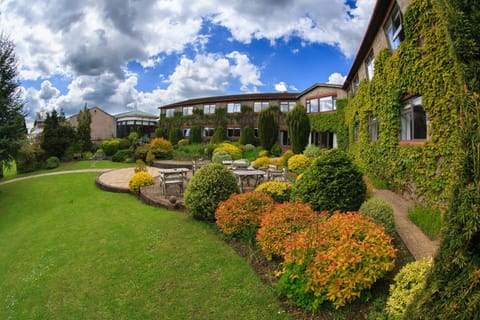 Facade/entrance, Garden