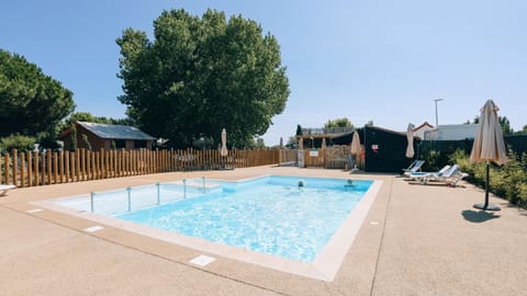 Pool view, Swimming pool, sunbed