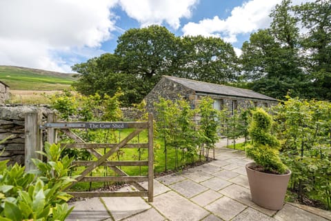 The Cow Shed - with hot tub Haus in Kirkby Lonsdale