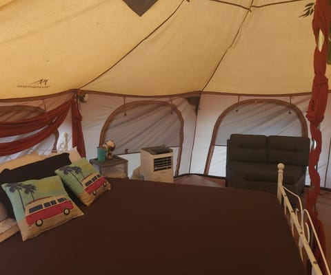 Al's Hideaway Glamping Tents Luxury tent in Lakehills