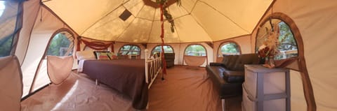 Al's Hideaway Glamping Tents Tenda di lusso in Lakehills