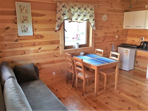 Photo of the whole room, Dining area
