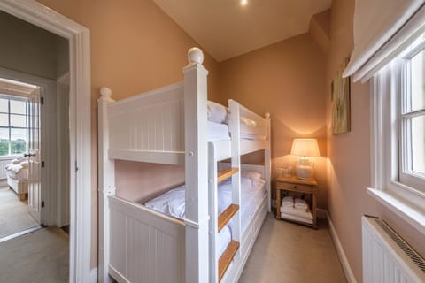 Bed, Photo of the whole room, Bedroom, bunk bed, Family, towels, wardrobe