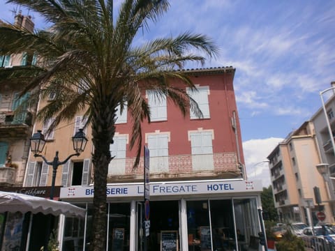 Hotel Restaurant La Frégate Hôtel in La Seyne-sur-Mer